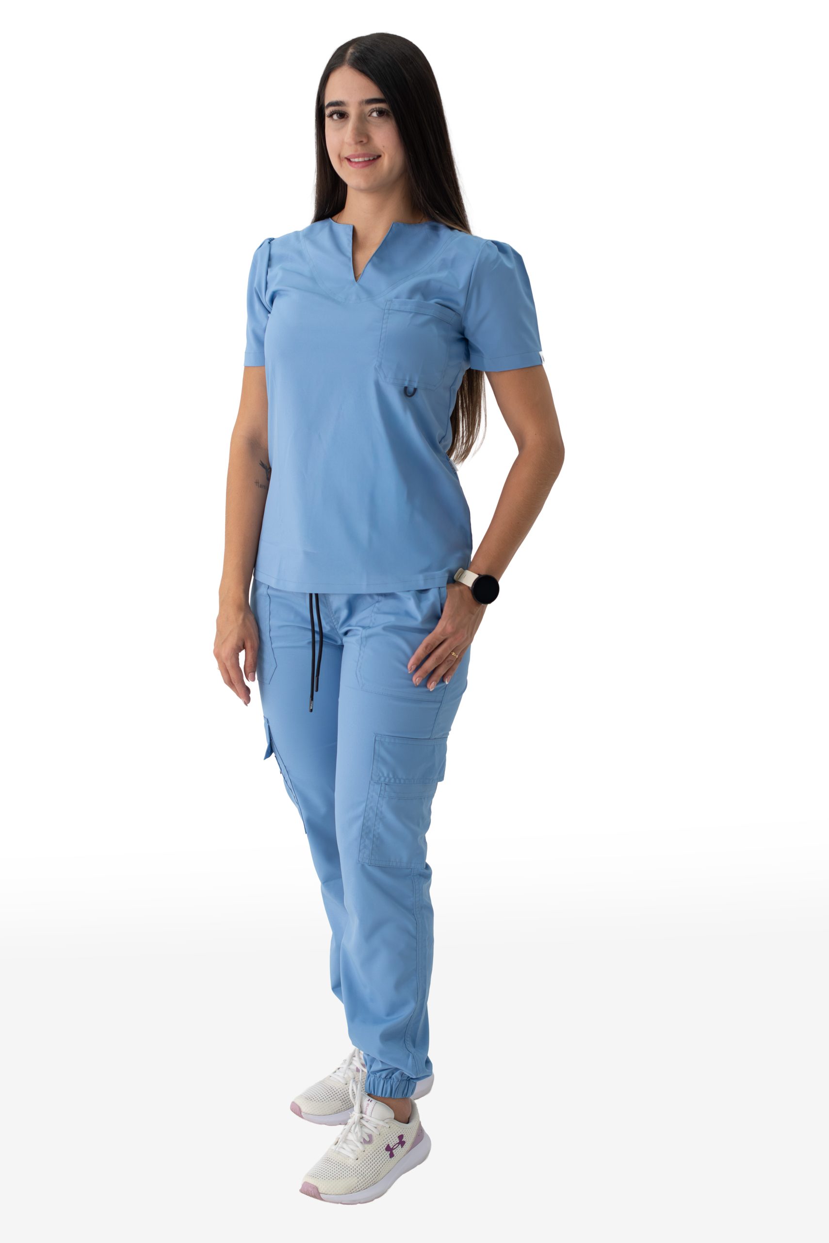 UNIFORME AZUL CLARO CUELLO CON ABERTURA JOGGER