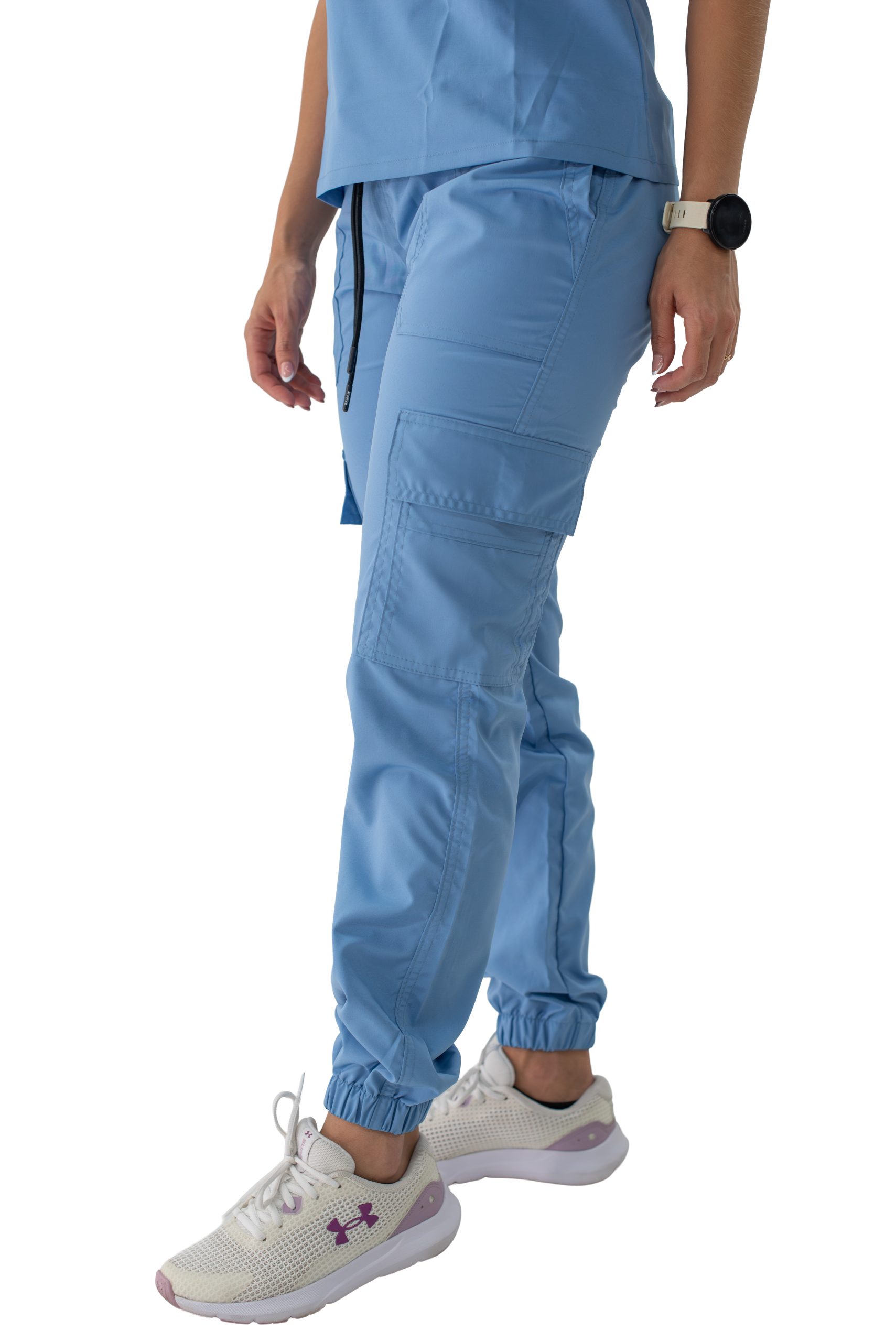 UNIFORME AZUL CLARO CUELLO CON ABERTURA JOGGER - Image 2
