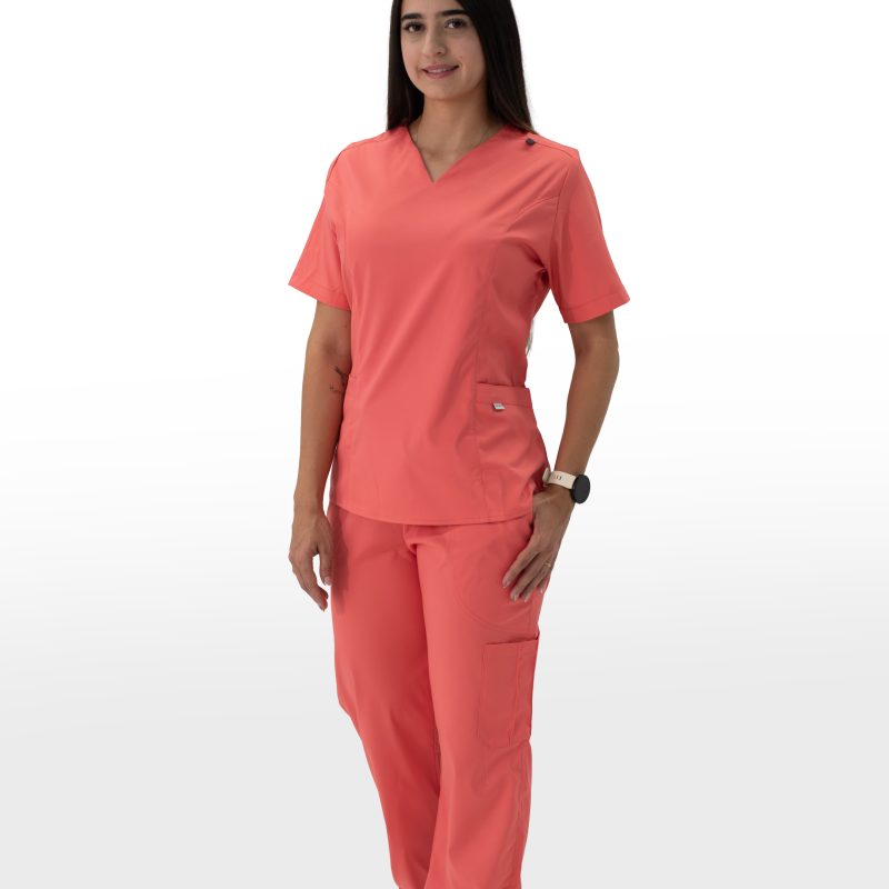 UNIFORME CORAL CUELLO EN V